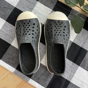 Lightweight rubber summer slip on shoes